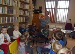 Zdjęcie z galerii: 98_2015 O misiach w bibliotece