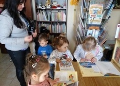 Zdjęcie z galerii: 032_2016 Motylki w bibliotece