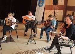 Zdjęcie z galerii: 037_2016 Zajęcia gitarowe