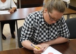 Zdjęcie z galerii: IV Gminne Dyktando dla Dorosłych