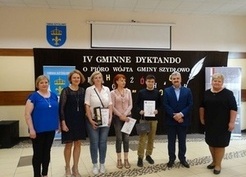 Zdjęcie z galerii: IV Gminne Dyktando dla Dorosłych