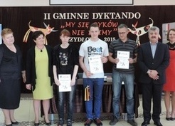 Zdjęcie z galerii: 52_2015 II Gminne Dyktando Dla Dorosłych